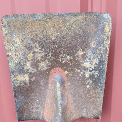 Lot 33: Vintage Flat Edge Shovel 