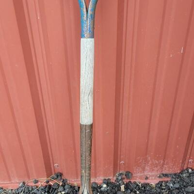 Lot 36: Vintage Shovel w/ Blue Accent Painted Handle