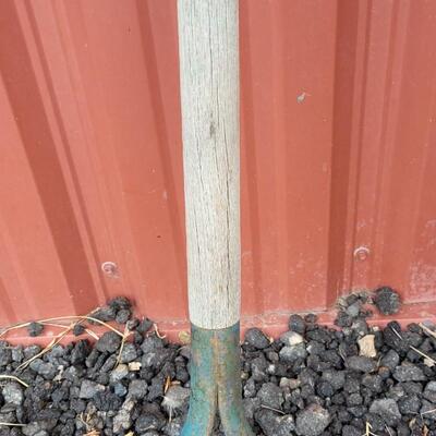 Lot 36: Vintage Shovel w/ Blue Accent Painted Handle