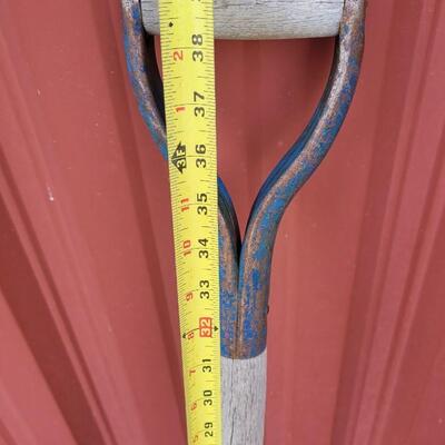 Lot 36: Vintage Shovel w/ Blue Accent Painted Handle