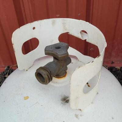 Lot 39: Empty X PLUS LP Tank 