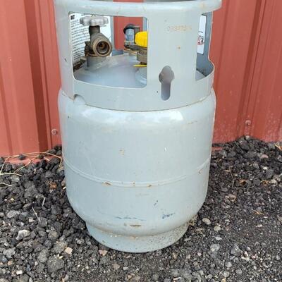 Lot 41: Empty Gray LP GAS Tank 