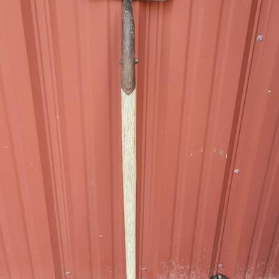 Lot 42: Vintage Trimmer Garden Tool 
