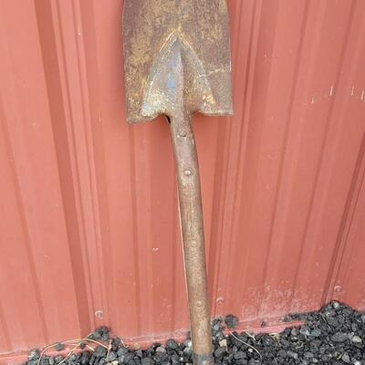 Lot 43: Vintage Metal Shovel w/ Blue Handle Trim 