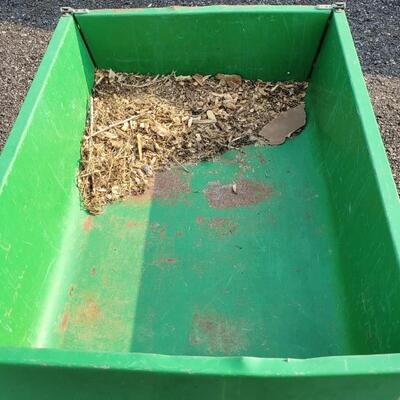 Lot 45: JOHN DEERE Wagon w/ Trailer Hitch 