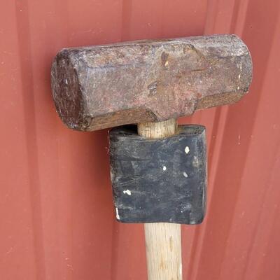 Lot 53: Vintage 35" Sledgehammer (Solid Mount)