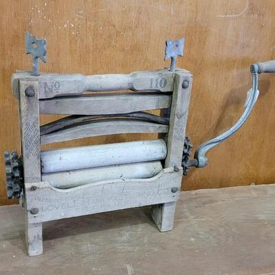Lot 56: Vintage LOVELL No. 110 Hand Clothes Washer
