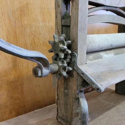 Lot 56: Vintage LOVELL No. 110 Hand Clothes Washer
