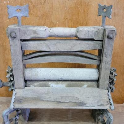 Lot 56: Vintage LOVELL No. 110 Hand Clothes Washer