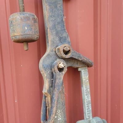 Lot 63: Vintage FAIRBANKS Short Iron Pillar Beam Livestock Scale INCOMPLETE