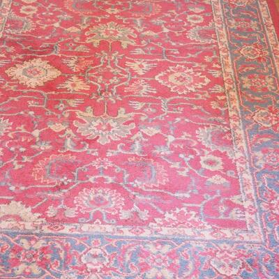 Lot 111 Turkish Area rug Safavieh 4 X 5'.7 'reds gold and blues