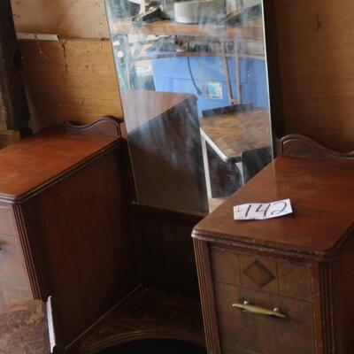    VINTAGE MIRRORED VANITY AND SEATING