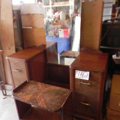    VINTAGE MIRRORED VANITY AND SEATING