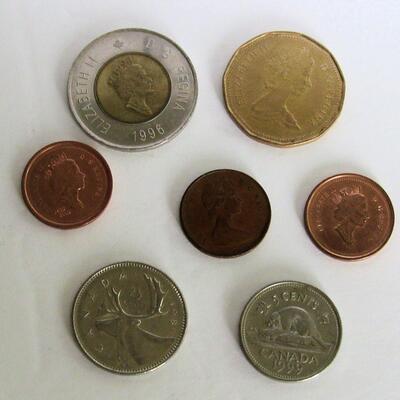Canadian Coin Lot: 1996 2 Dollar, 1987 1 Dollar, 1981 Quater, 1999 Nickel, 1999 and 2002 Pennies