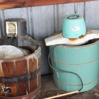 LOT VINTAGE ICECREAM MAKERS