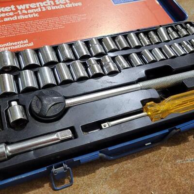 Lot 75: Vintage Socket Wrench Set Blue Case Complete 