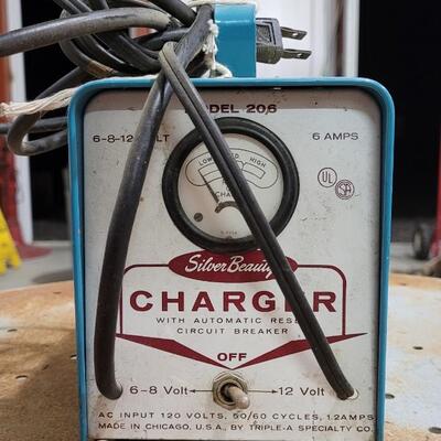 Lot 92: Vintage SILVER BEAUTY Slow Charger 