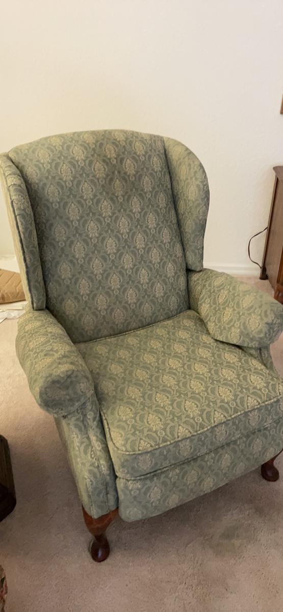 Recliner that doesn't look like a recliner