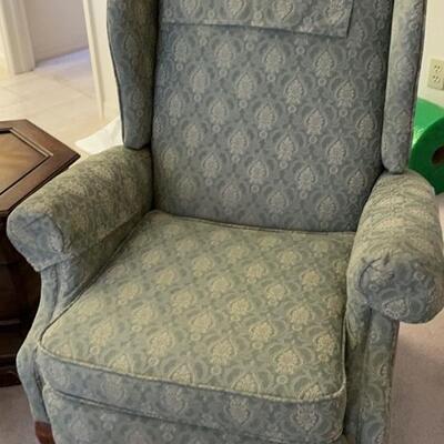 Recliner that doesn't look like a recliner