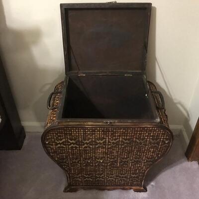 BOMBAY HAMPER/CHEST