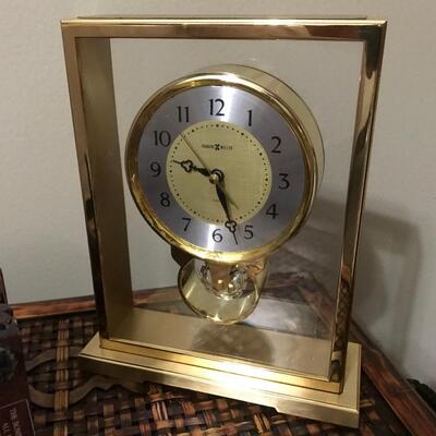GOLD GLASS TABLE CLOCK