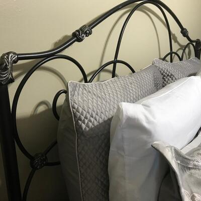  IRON STYLE FRAME BEDROOM SET