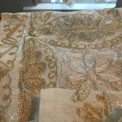 13PC JORDANIAN TABLE CLOTH & NAPKINS