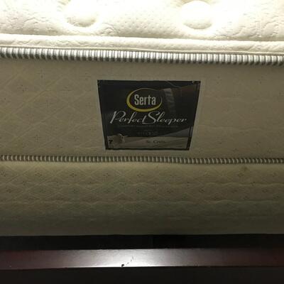 QUEEN MATTRESS & BOXSPRING