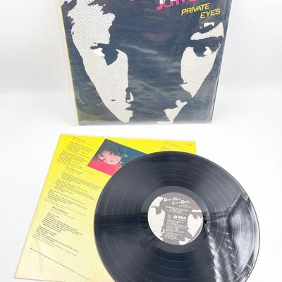 DARYL HALL & JOHN OATES â€œPRIVATE EYESâ€ VINYL RECORD #1