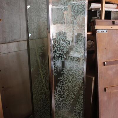  GLASS CORNER SHELVING