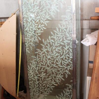  GLASS CORNER SHELVING