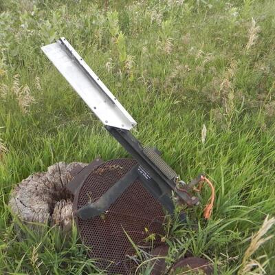   OUTTERS CLAY PIGEON THROWER