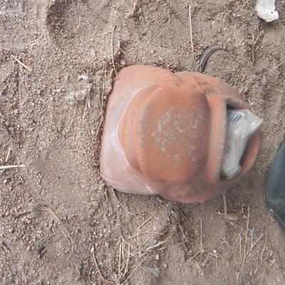    PLANTING POTS
