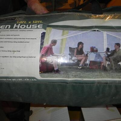   SCREEN HOUSE
