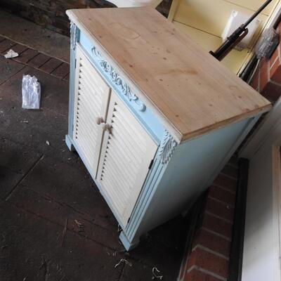 Storage cabinet