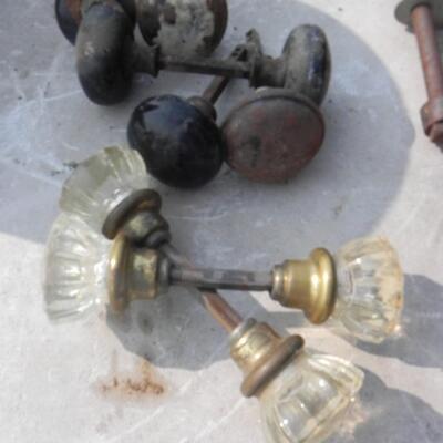  VINTAGE DOORKNOB'S 