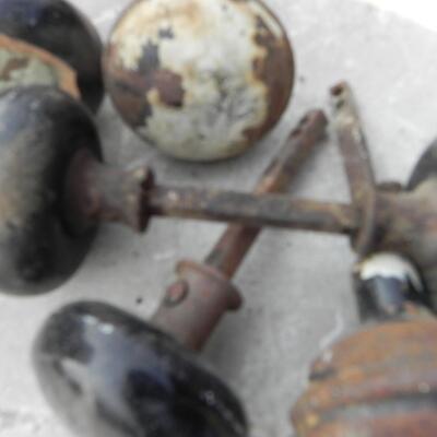  VINTAGE DOORKNOB'S 