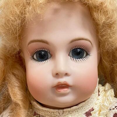 1984 Lynda & Alan Marx French Victorian Reproduction Doll