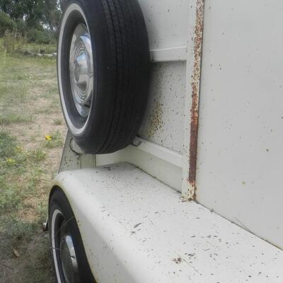    HORSE TRAILER