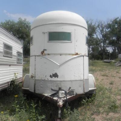    HORSE TRAILER