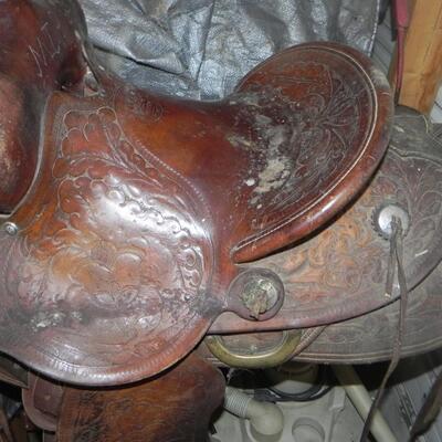  SADDLE AND BLANKETS