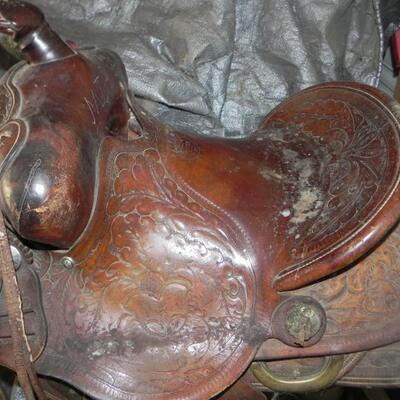  SADDLE AND BLANKETS