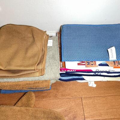 Lot 107- kitchen towels & more
