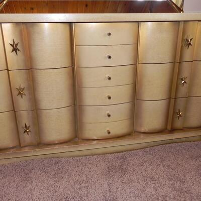   VINTAGE BASSETT DRESSER WITH BEVELED MIRROR