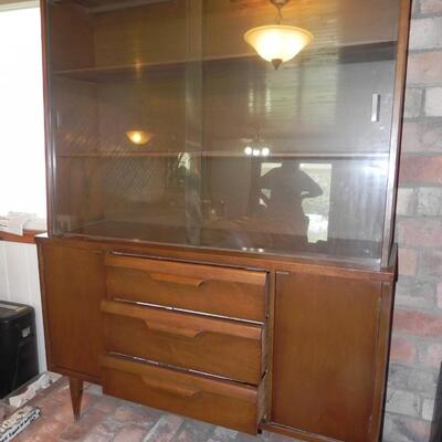    VINTAGE BASSETT CHINA CABINET
