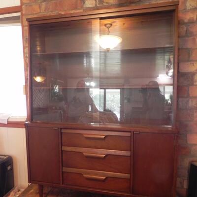    VINTAGE BASSETT CHINA CABINET