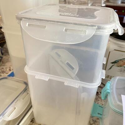 Lot 131- Food storage containers