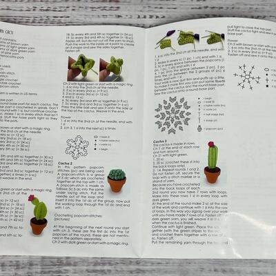D.I.Y 3 Cacti In Pots Crochet Kit 