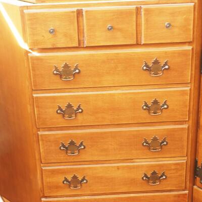 Lot 30 Corner TV stand with faux drawers 