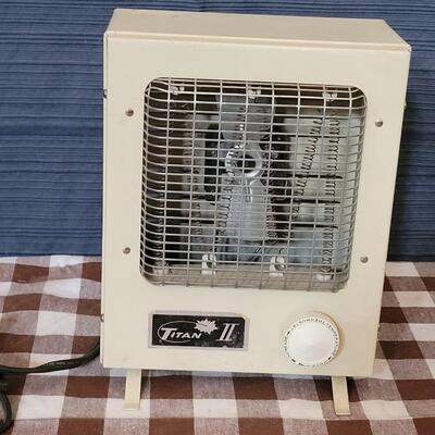 Lot 99: Titan 2 Electric Heater 10.5"